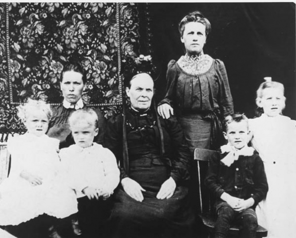 233: Elizabeth (Dunphy) Carroll, two of her daughters, and four of her grandchildren. (circa 1895-1900)  [courtesy of Betty (Carroll) Spurvey]  - Elizabeth daughter of John Dunphy &amp;amp; Elizabeth Lambe